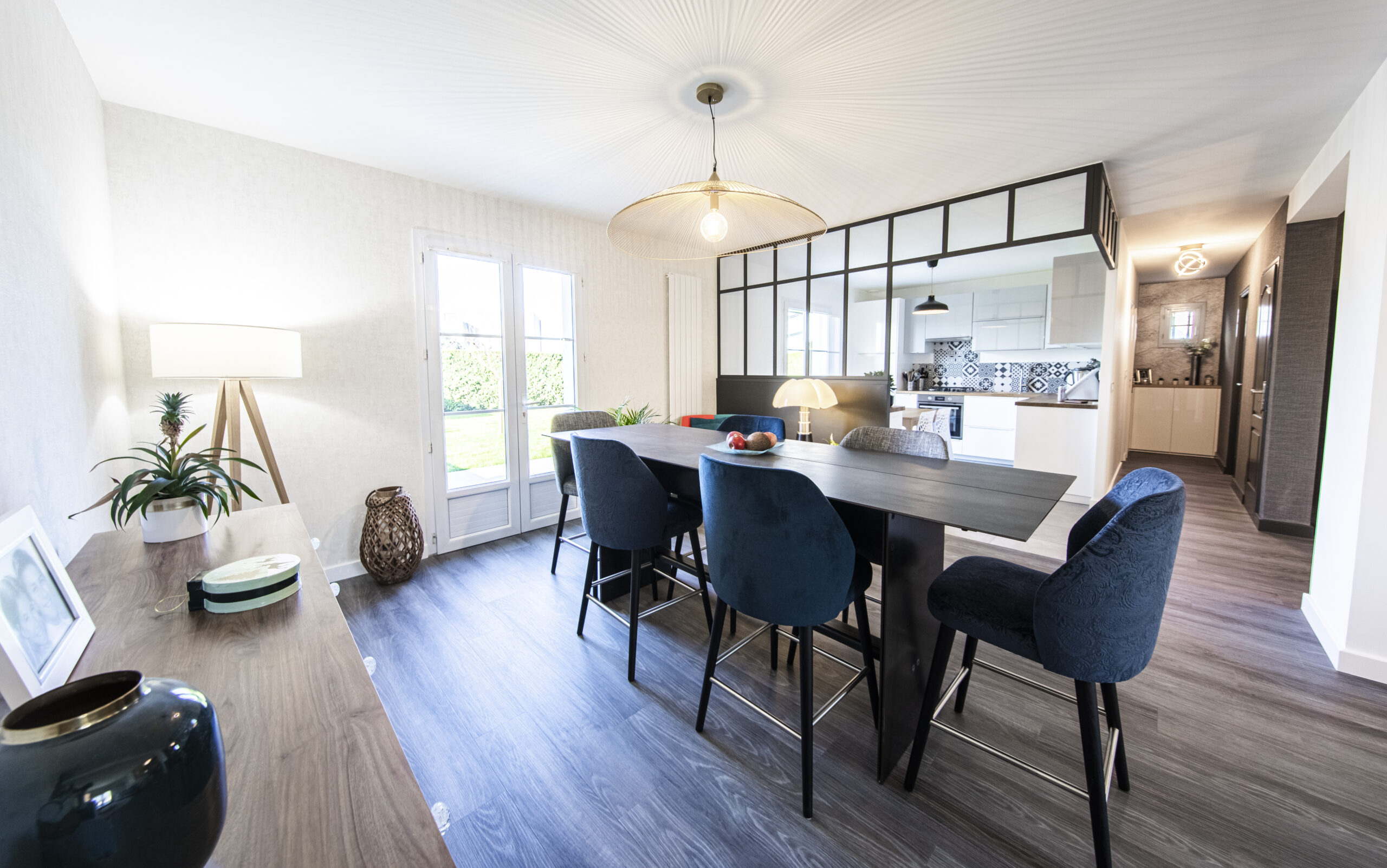 Salle à manger – projet à Notre Dame d’Oe – 37